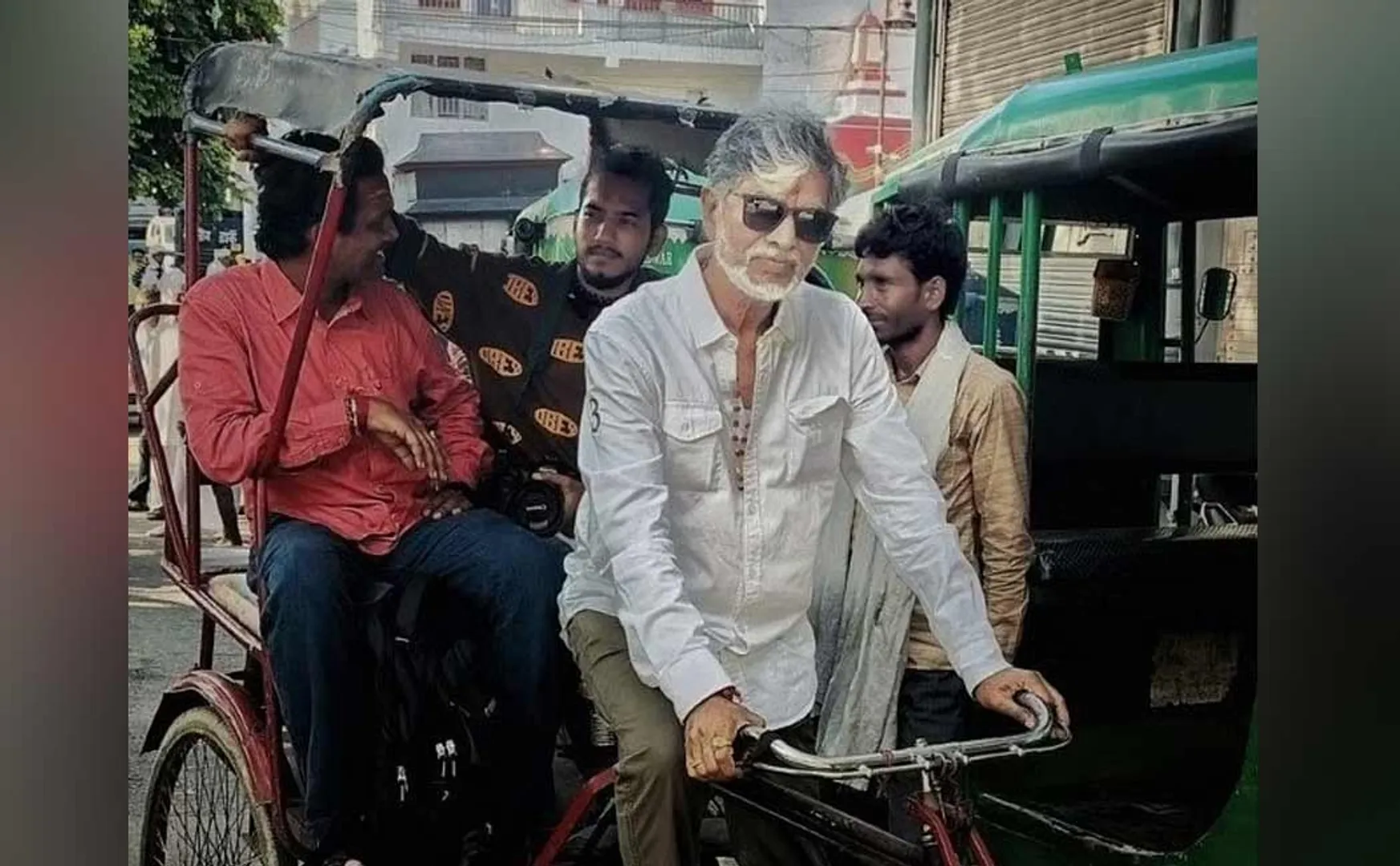 Vijay father sa chandrasekar drived cycle rickshaw Haridwar photos goes viral 