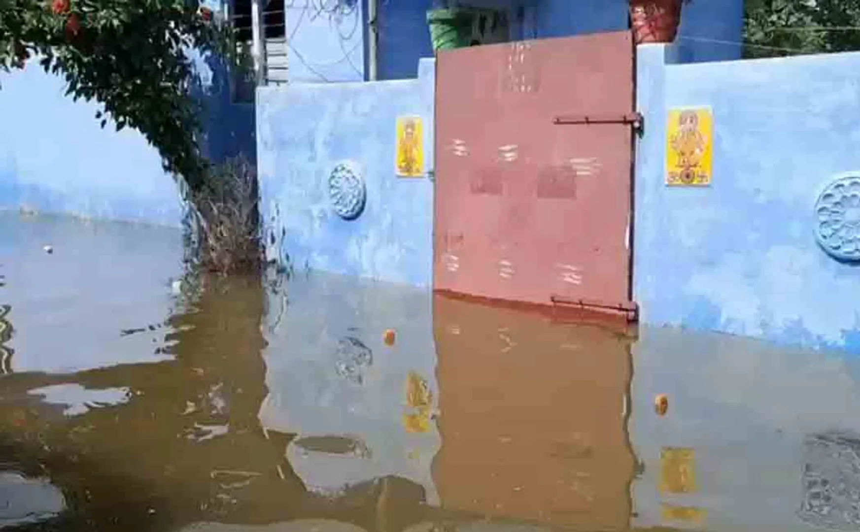 Flooding; People being taken to safe areas!