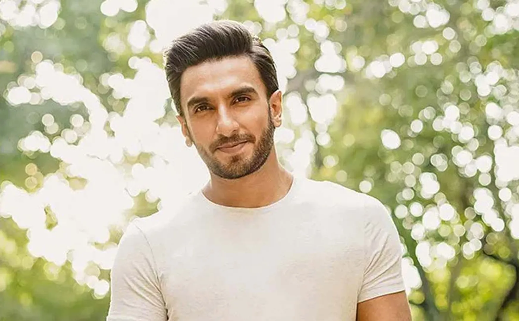 Ranveer Singh driving Aston Martin with expired insurance 