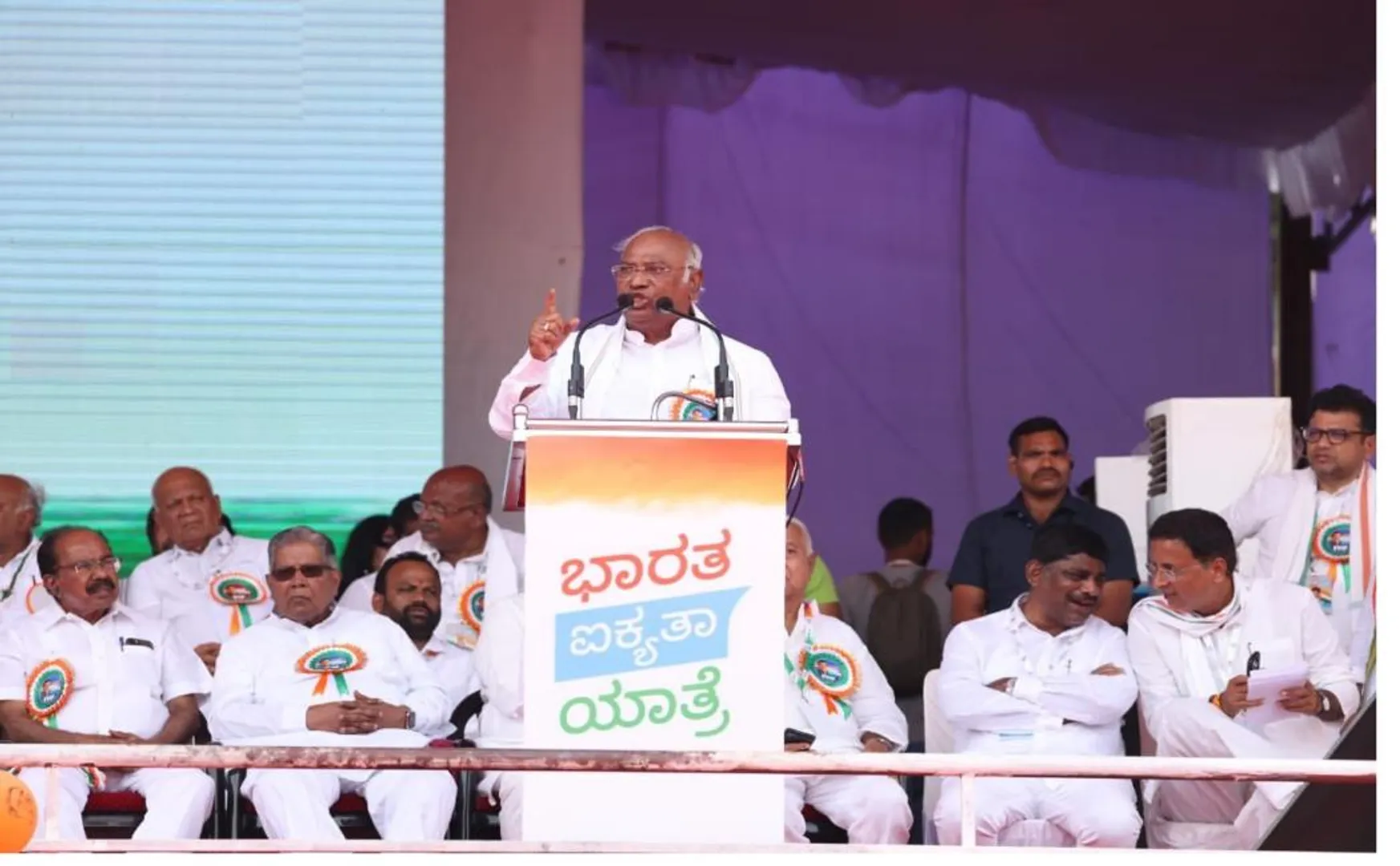 Mallikarjuna Kharge became the leader of the Congress party!