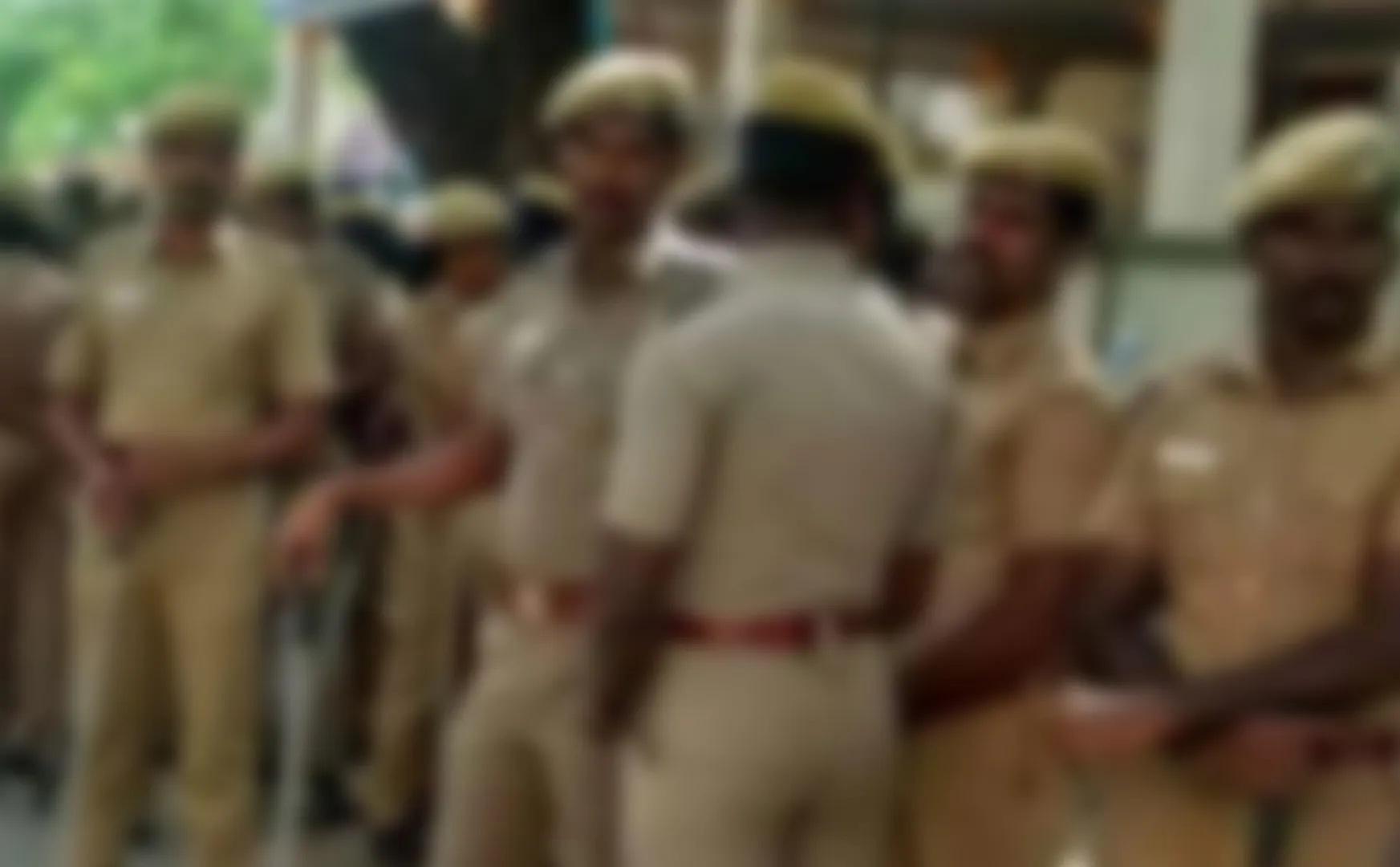 Housing Board Officer officer who cheatedpoliceman was suspended
