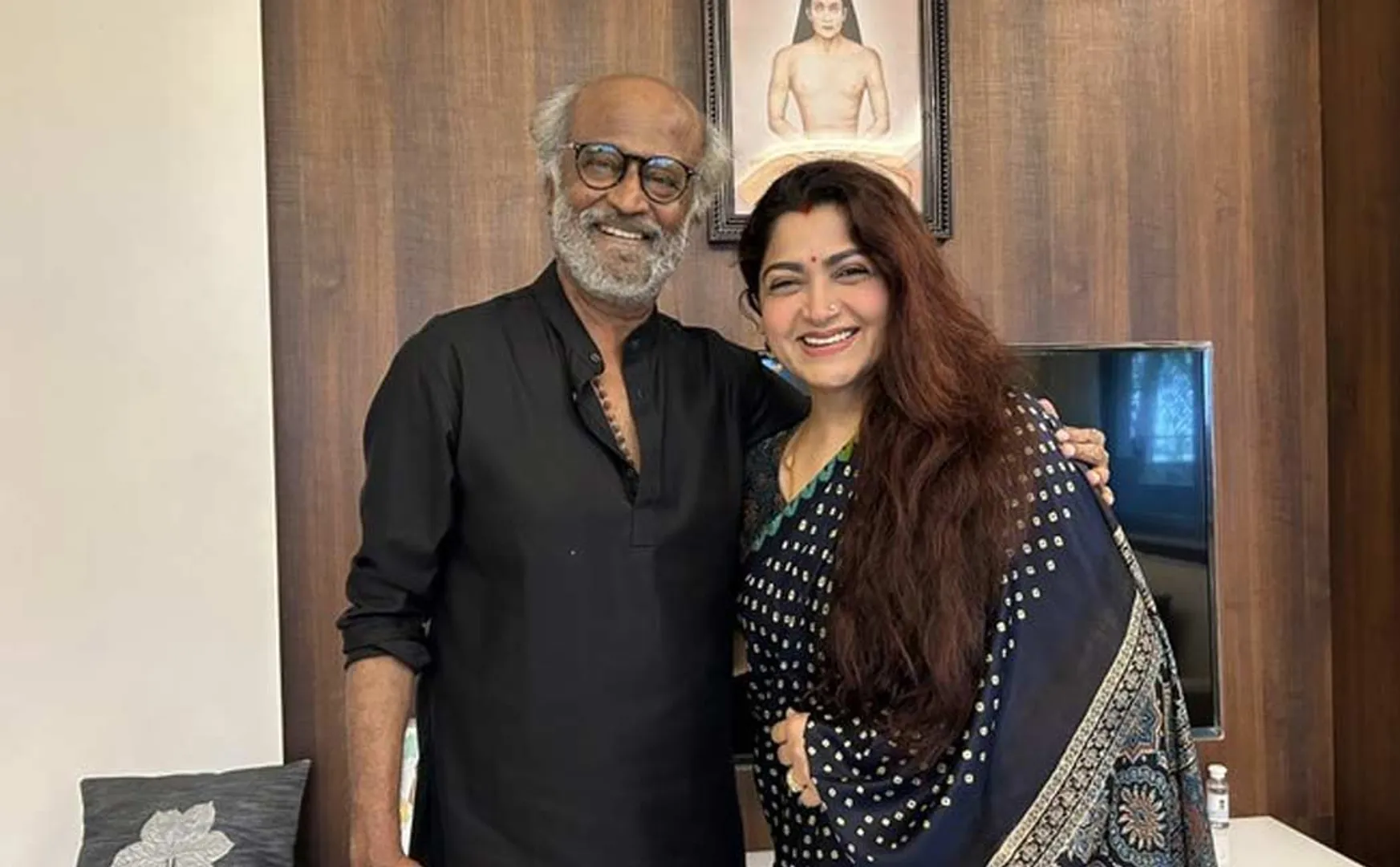 kushboo meets rajinikanth 