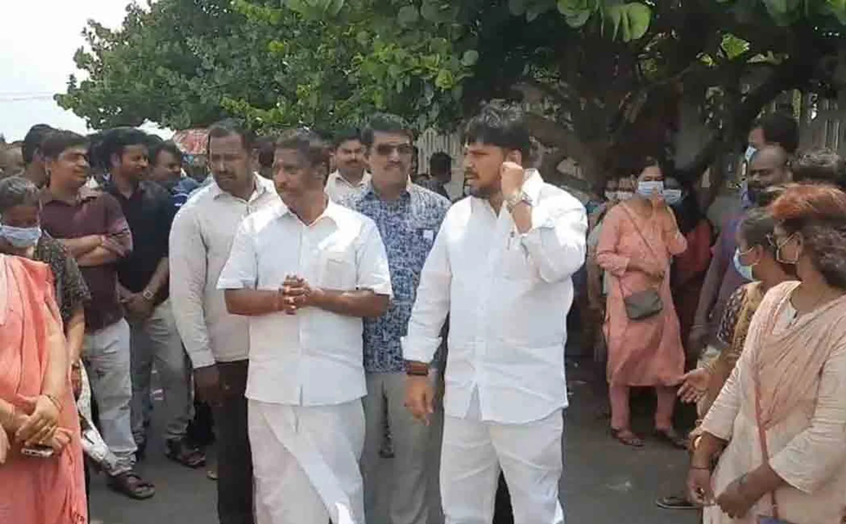 Pondicherry MLA in struggle with public 