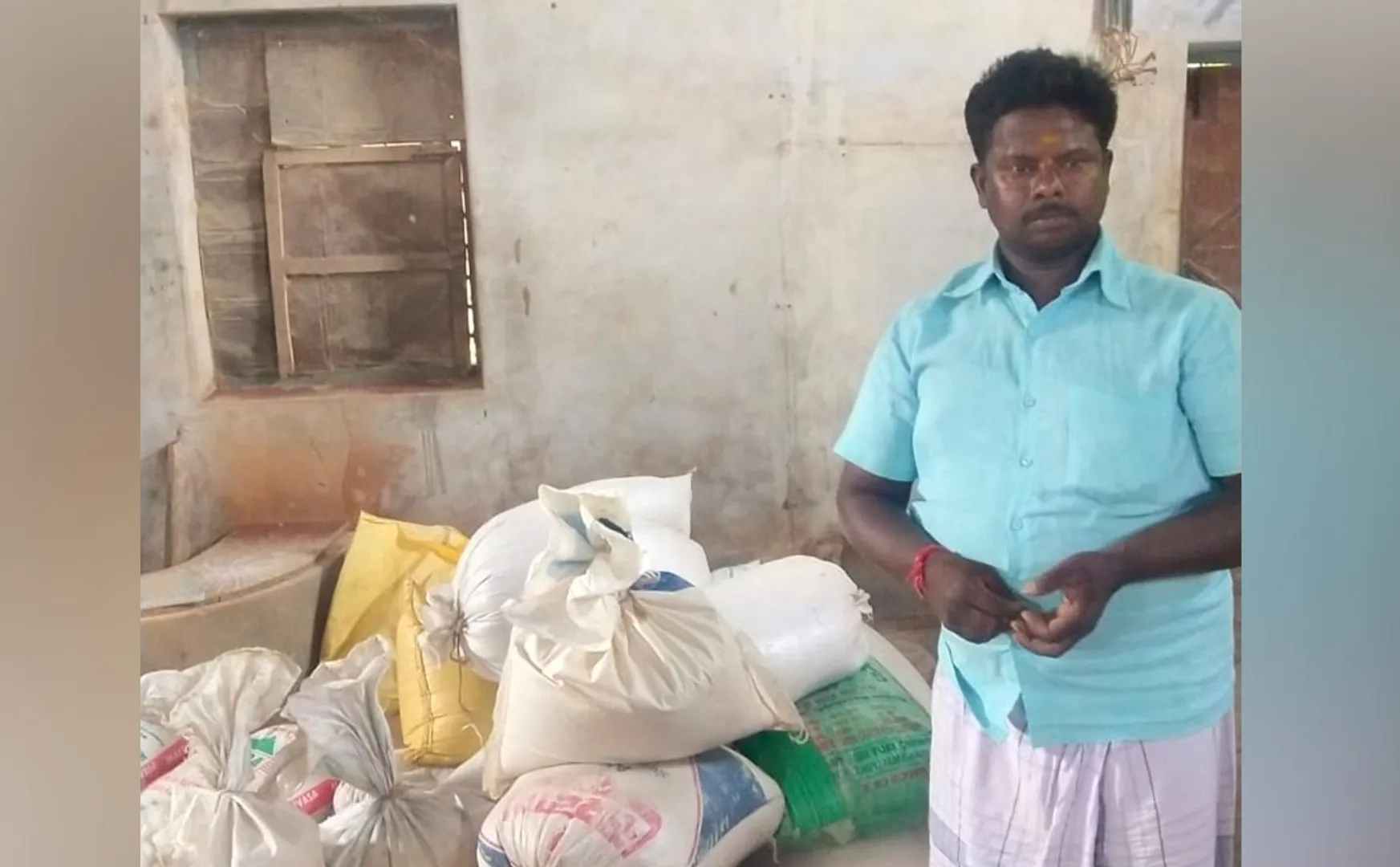 Hoarding  1000 kg ration rice One man arrested
