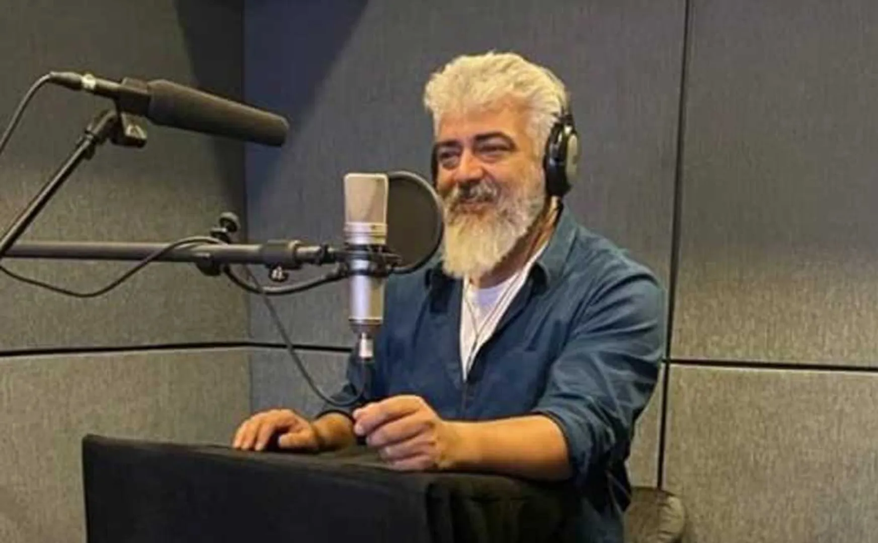 ajith finished his dubbing for thunivu photos goes viral 