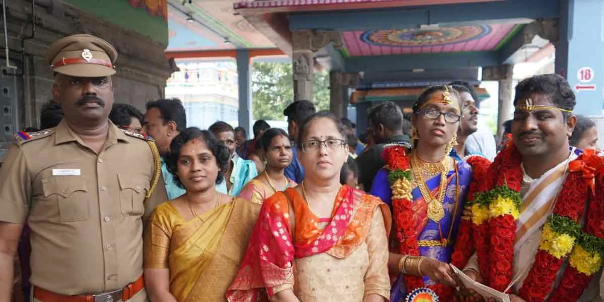  Police officers married a visually impaired couple in a ceremony