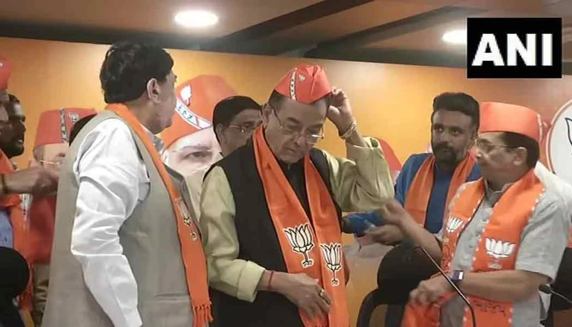 Senior Congress leader joins BJP; A heated election field