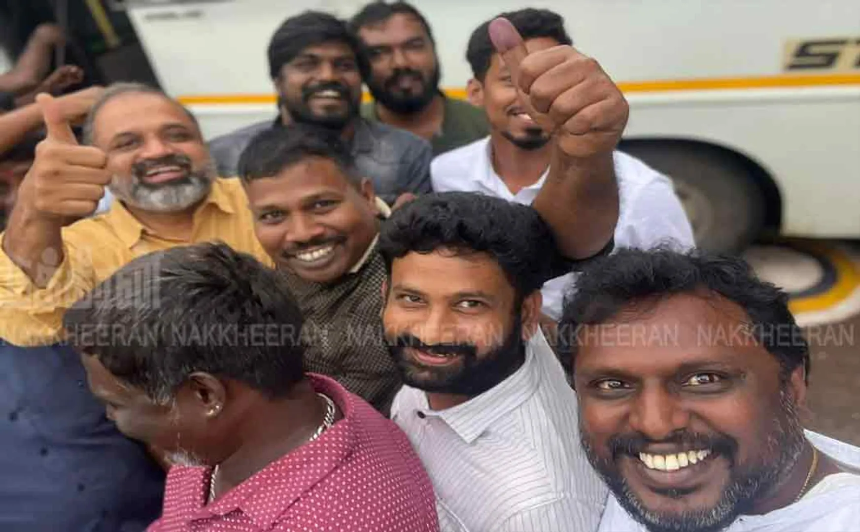  6 persons acquitted; Perariwalan who directly went and welcomed
