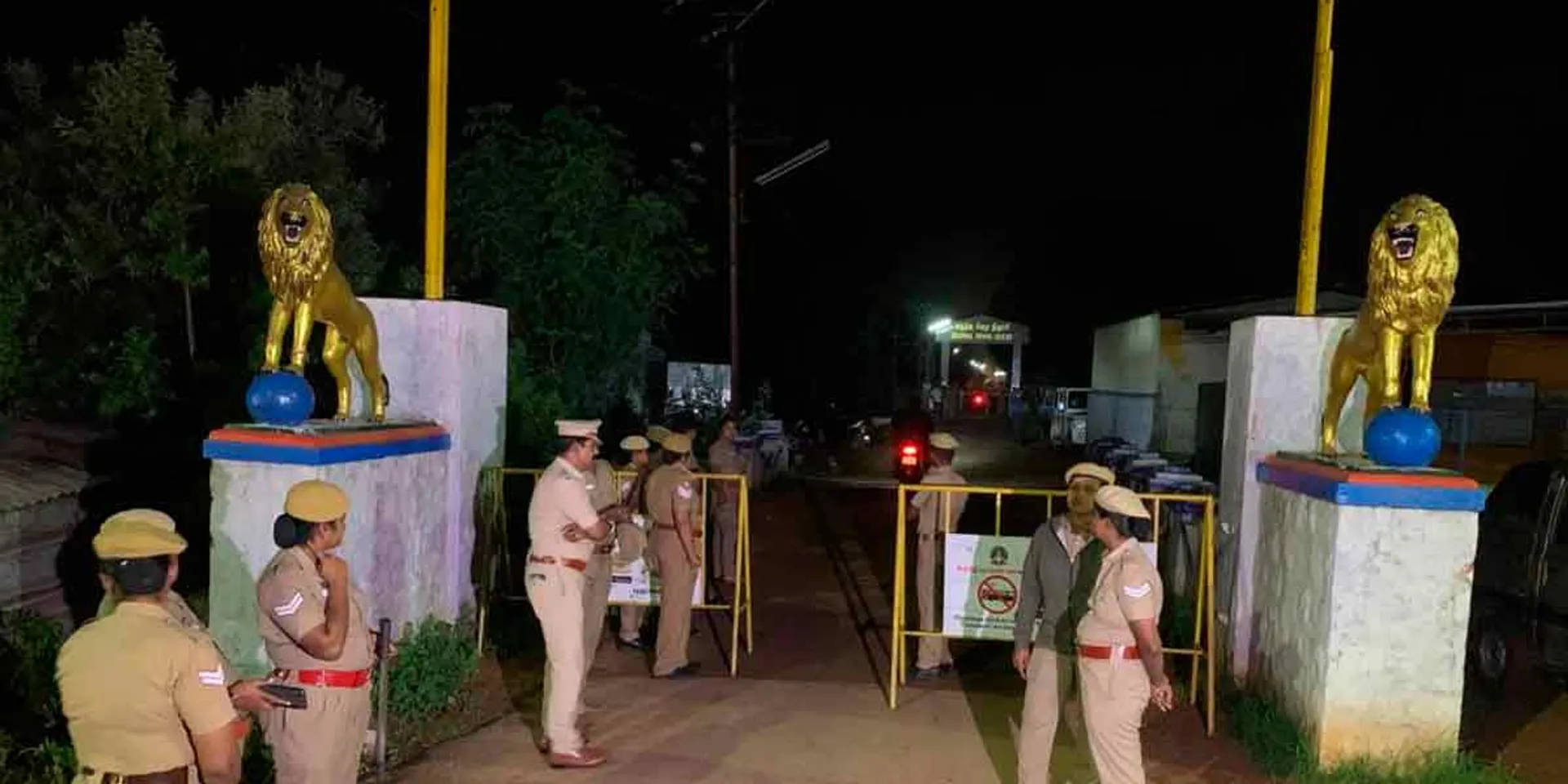 Four acquitted in Rajiv case locked up in Trichy camp