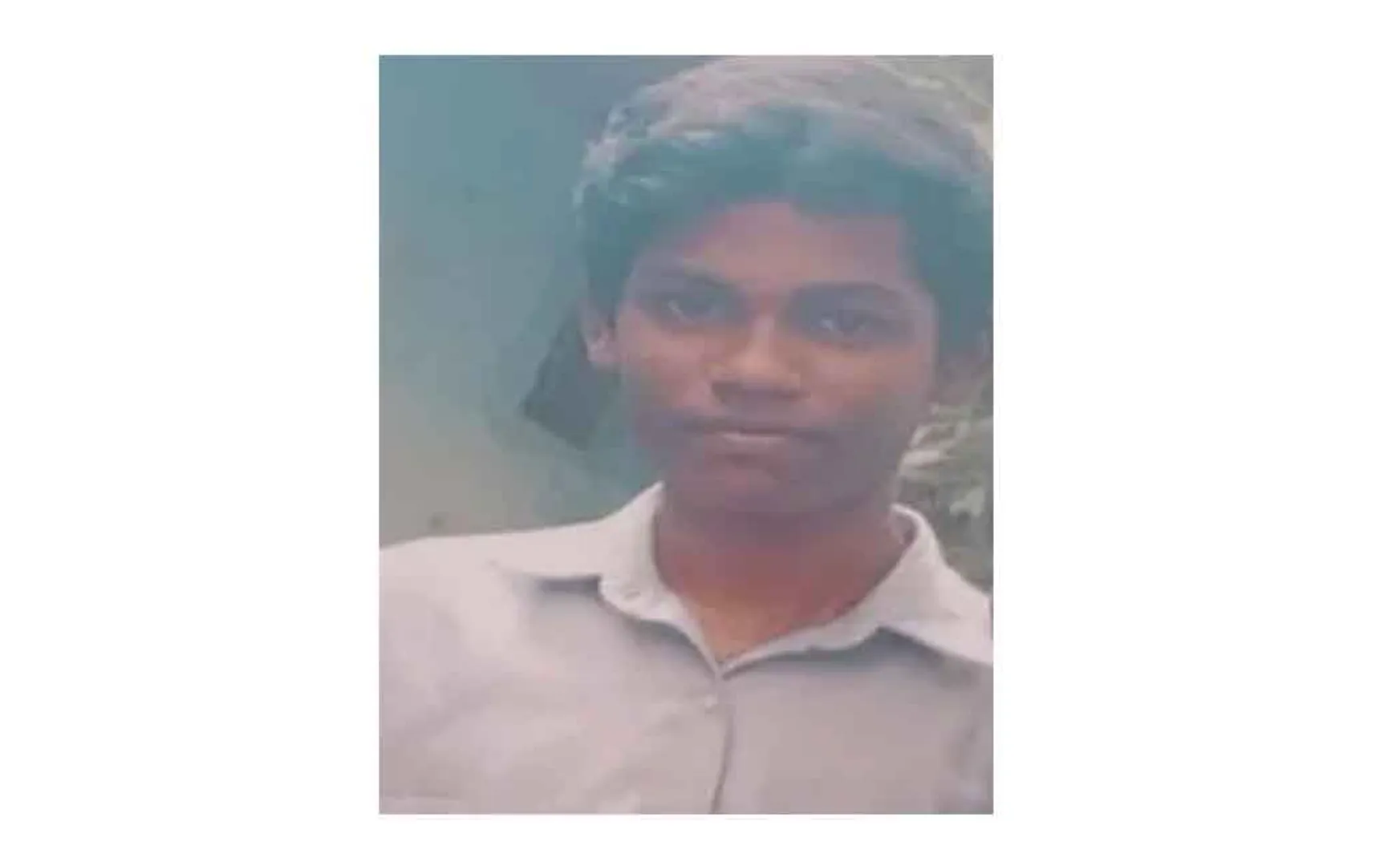 Student passed away after falling in front of train; Cell phone causes suicide