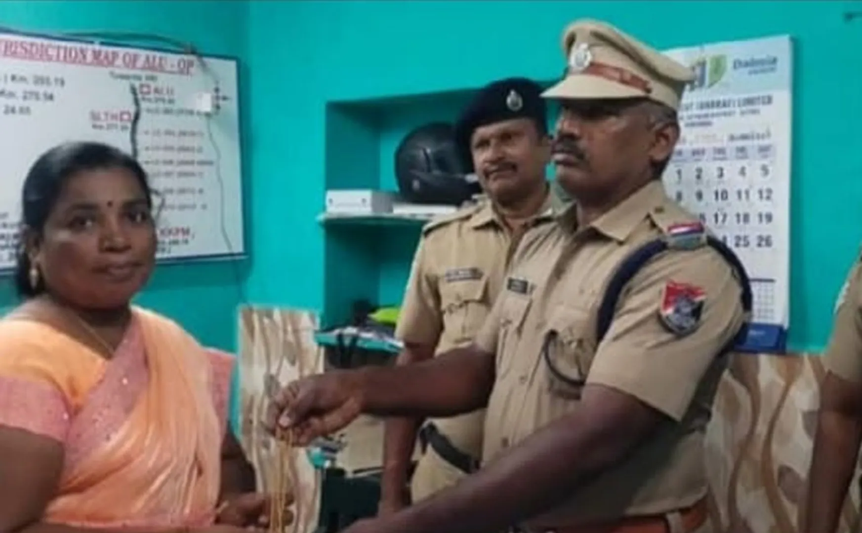 police recovered missing money and jewelery from train