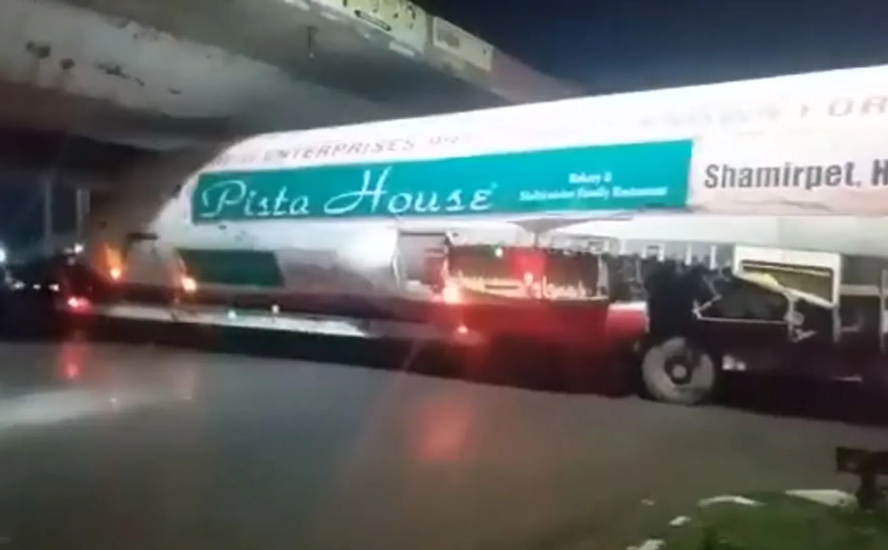 flight from Kochi to Hyderabad got stuck on a road flyover