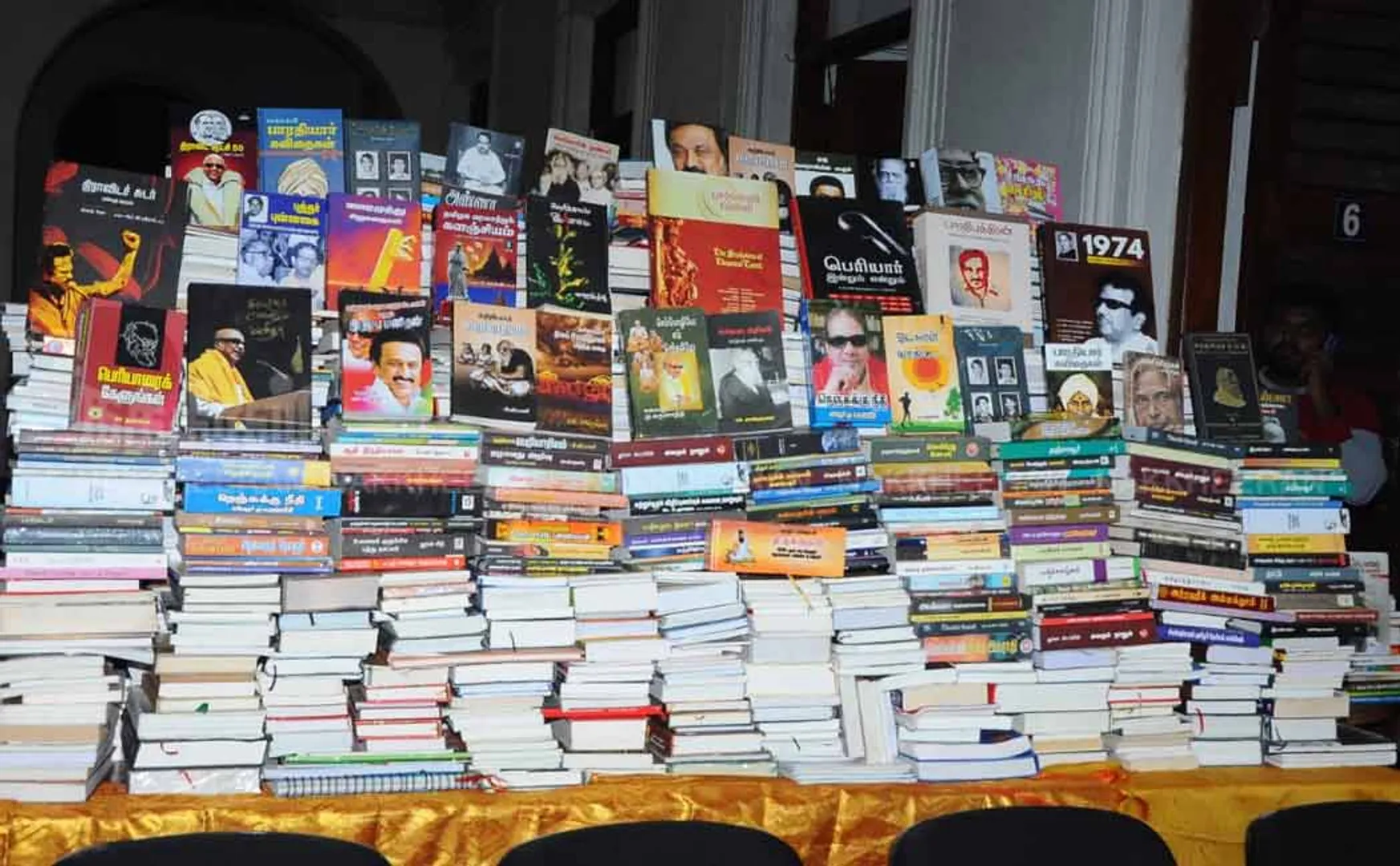 Minister M. Subramanian gave books to the corporation libraries!