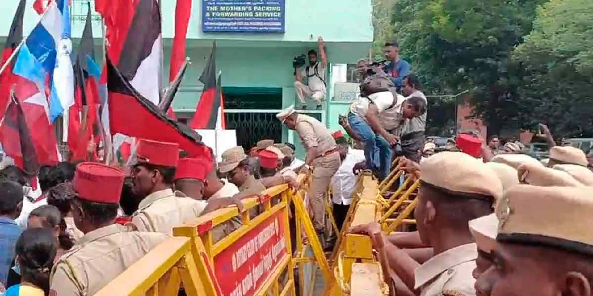  Secular alliance parties struggle against 10 percent reservation for seniors