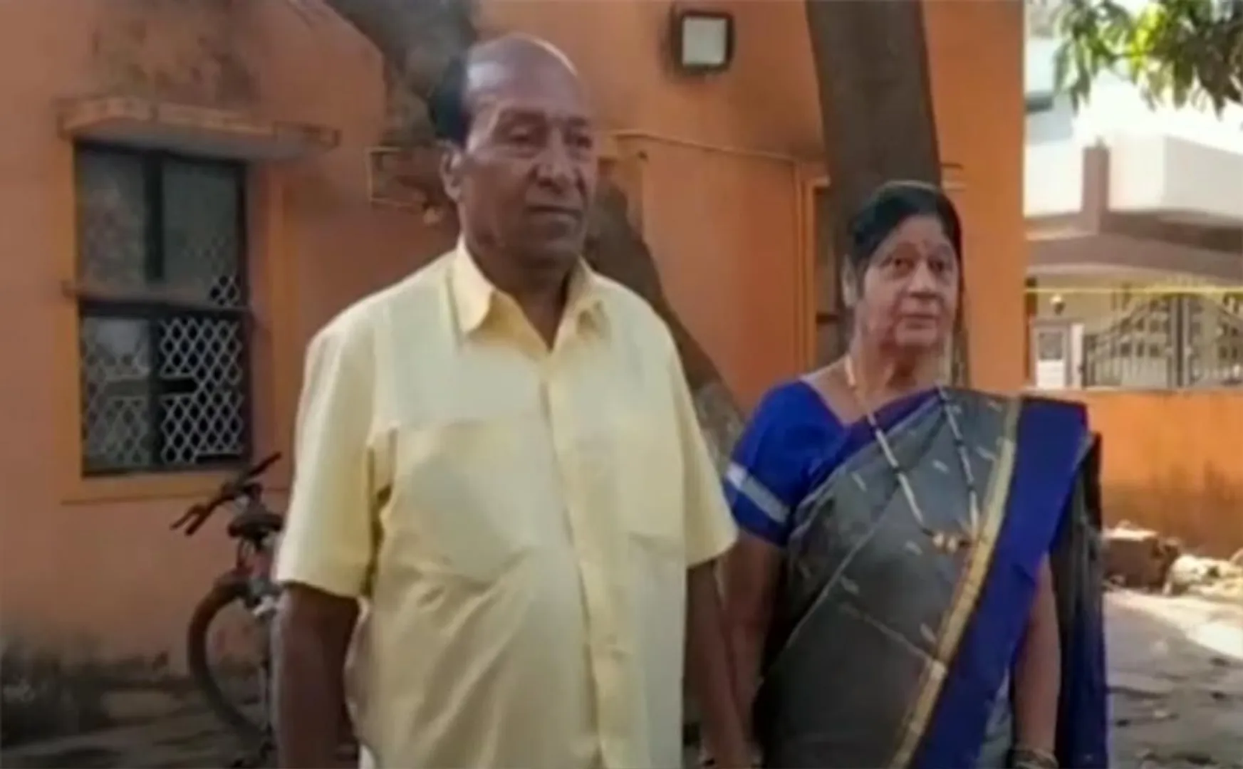 Tamil Nadu government has decided to give saree and vetti in a new design!