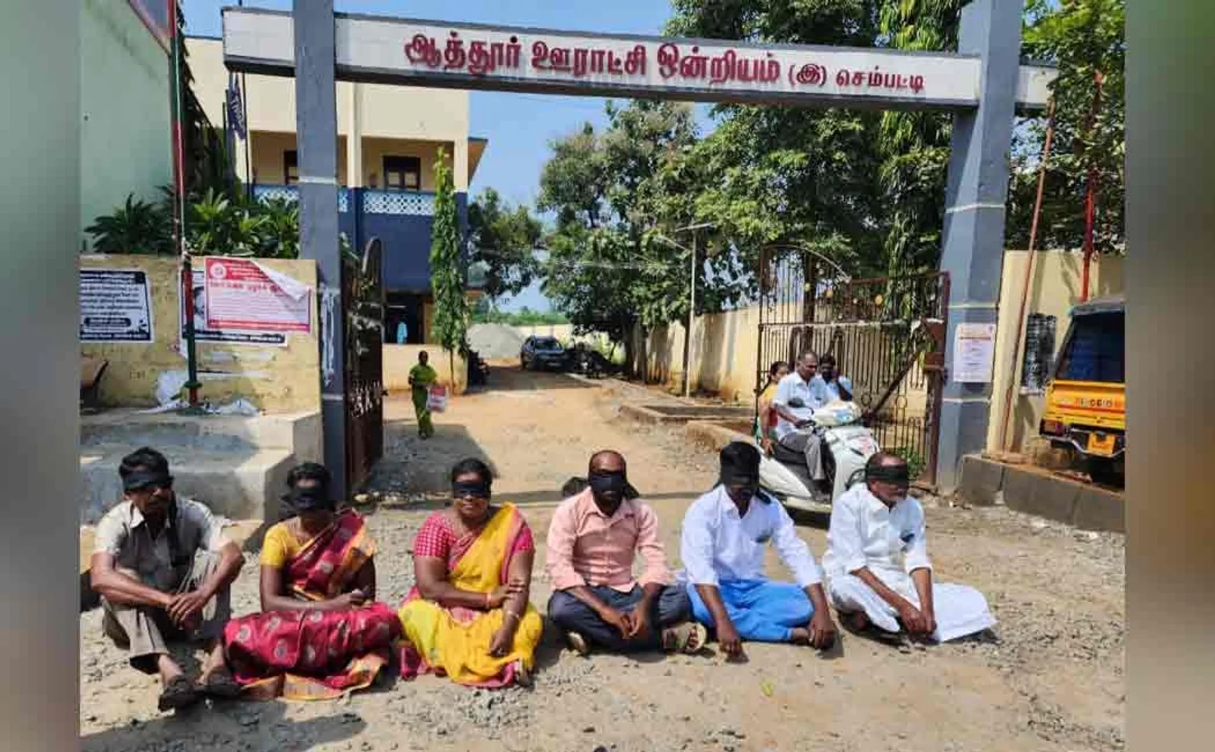 Ward members closed their eyes and against the irregularities of the Panchayat Council Chairman!