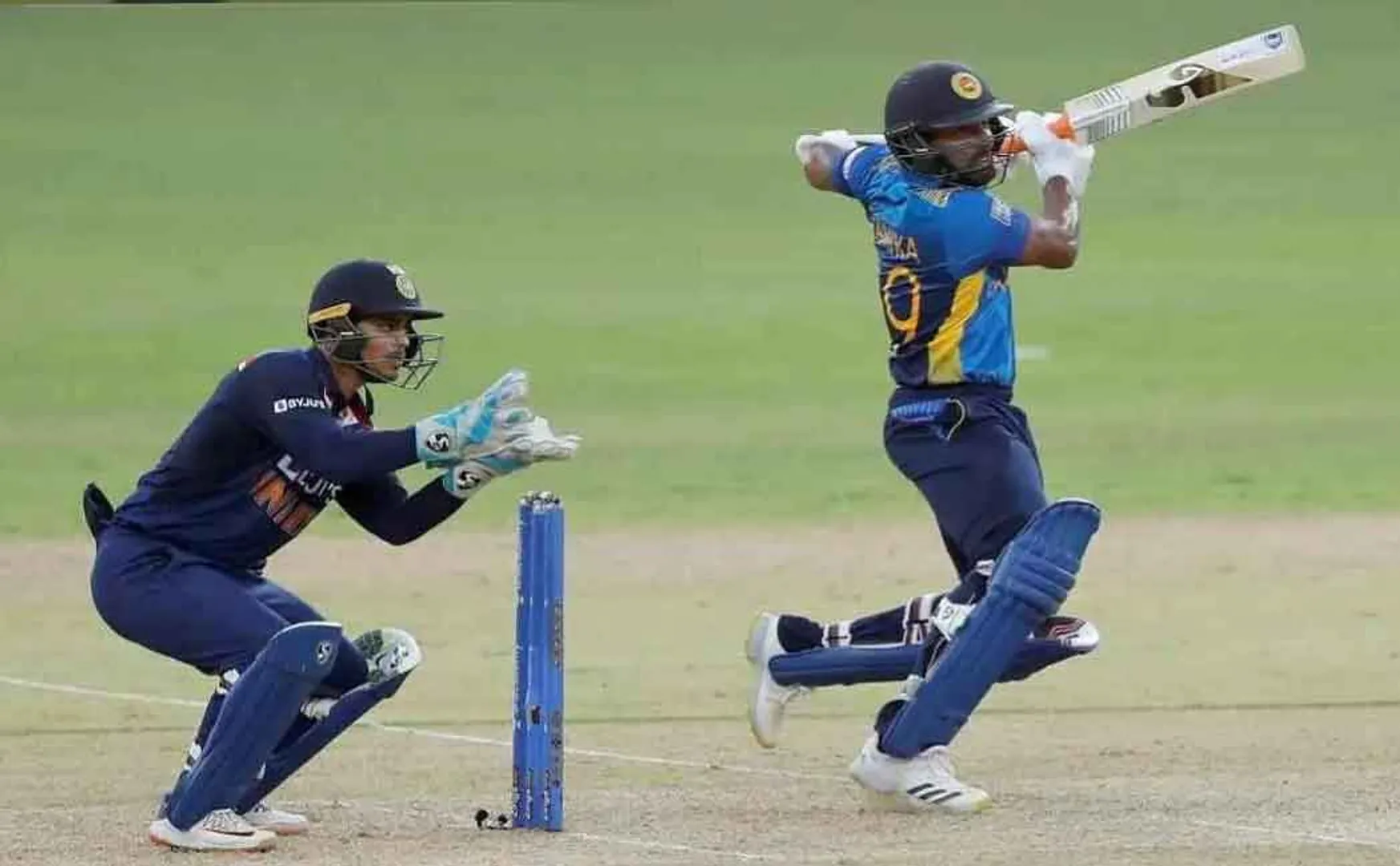 Sri Lankan cricketer banned for one year; Allegation of violation of regulations