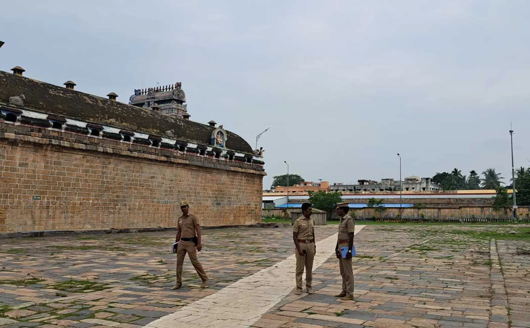 Interrogation youth who broke door Nandanar gate Chidambaram Nataraja Temple