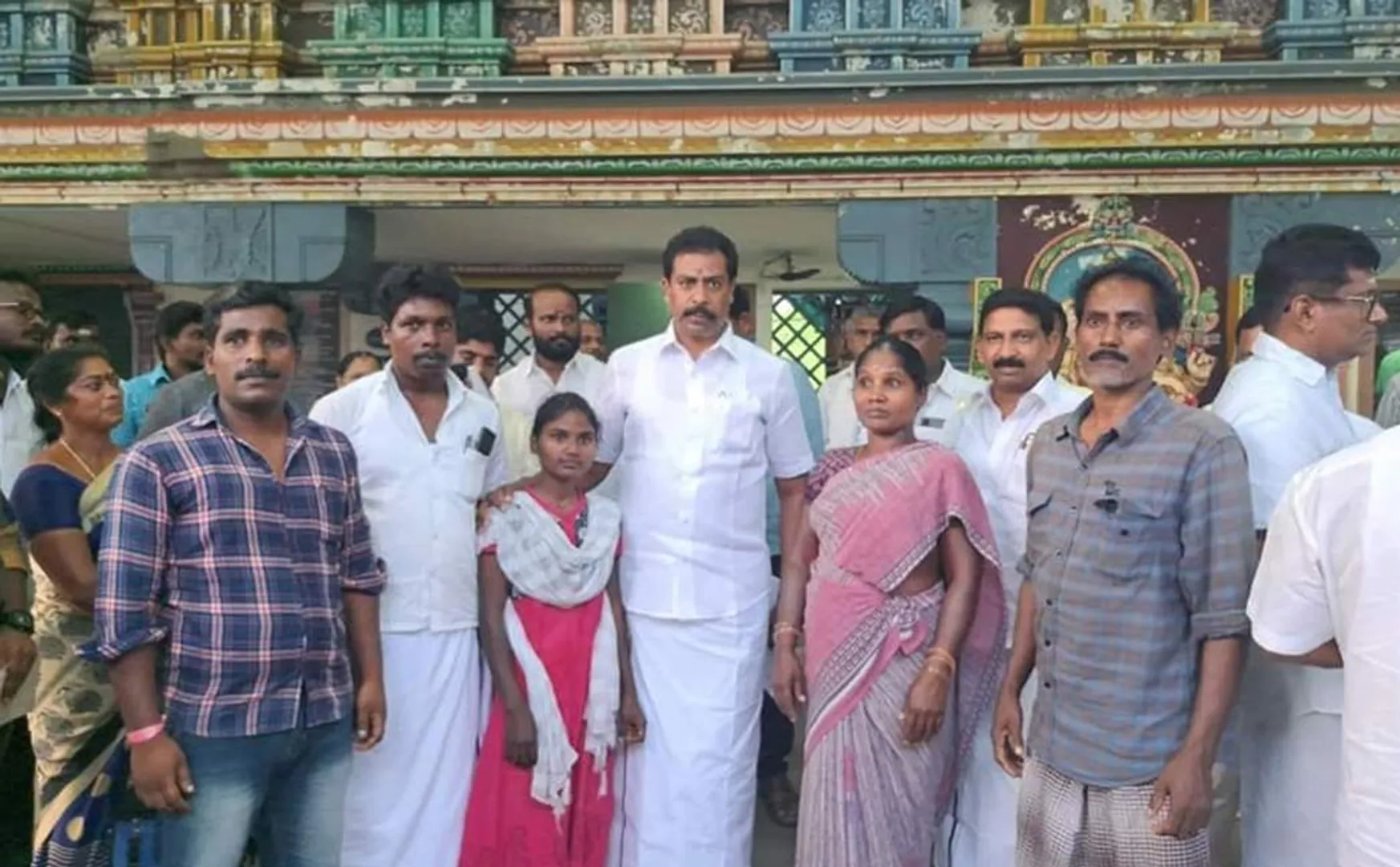 DMK mla i senthilkumar helped girl study