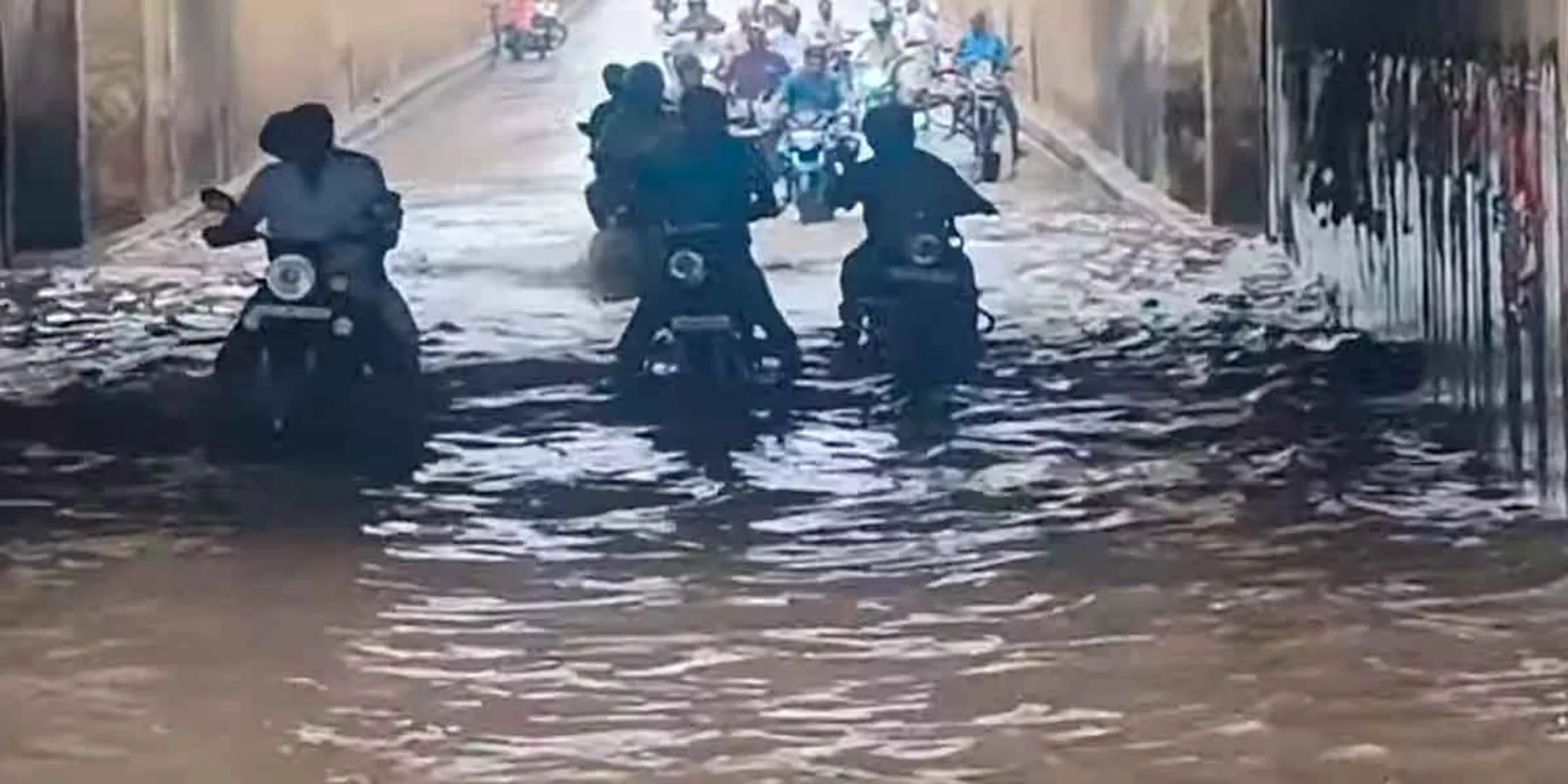 Rain water stagnant in the tunnel; Motorists suffer