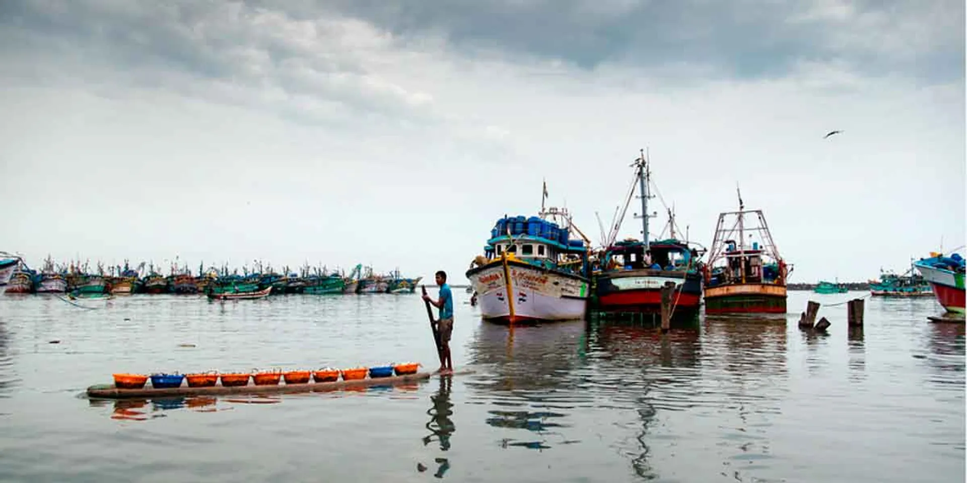 indefinite strike; Jagadapattinam fishermen's battle flag