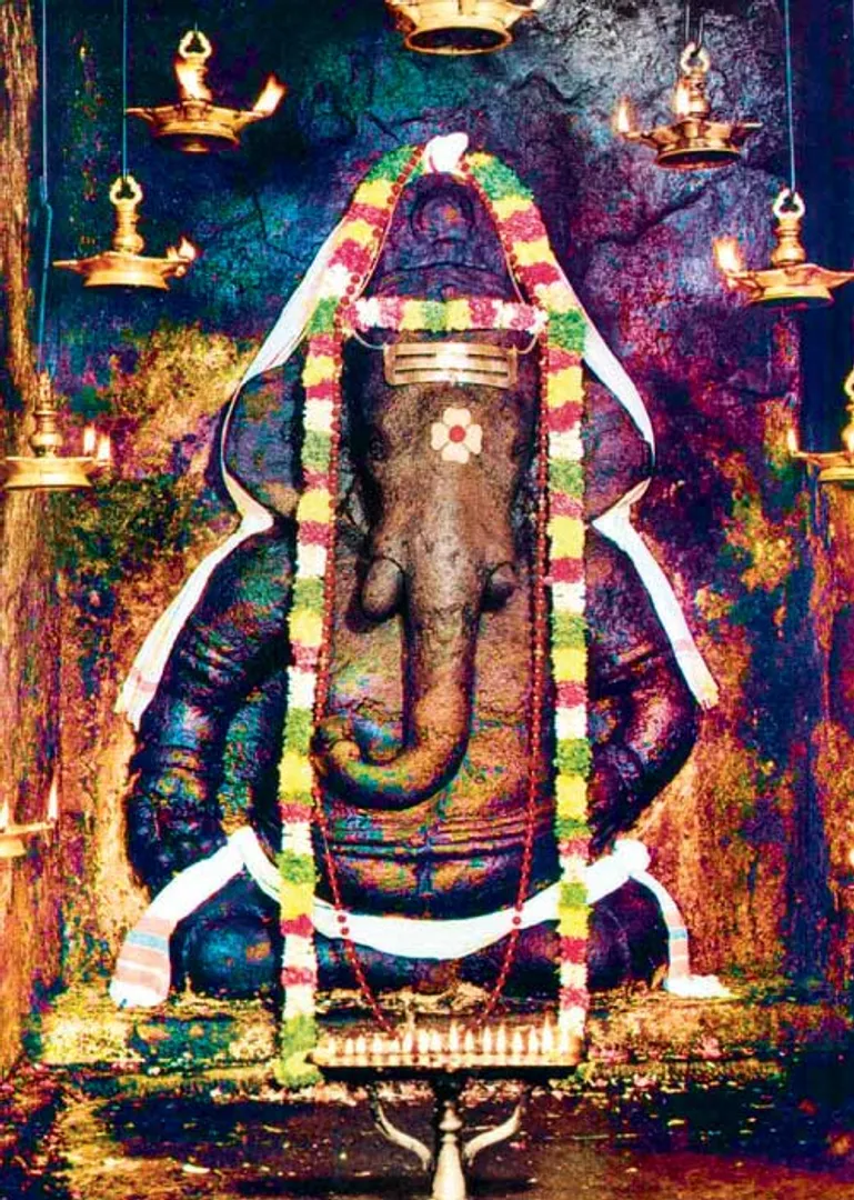 /idhalgal/balajothidam/karpaka-ganesha-who-solves-maternal-curses