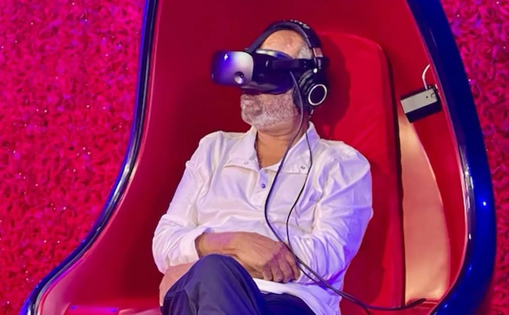 rajinikanth watched arrahman movie 