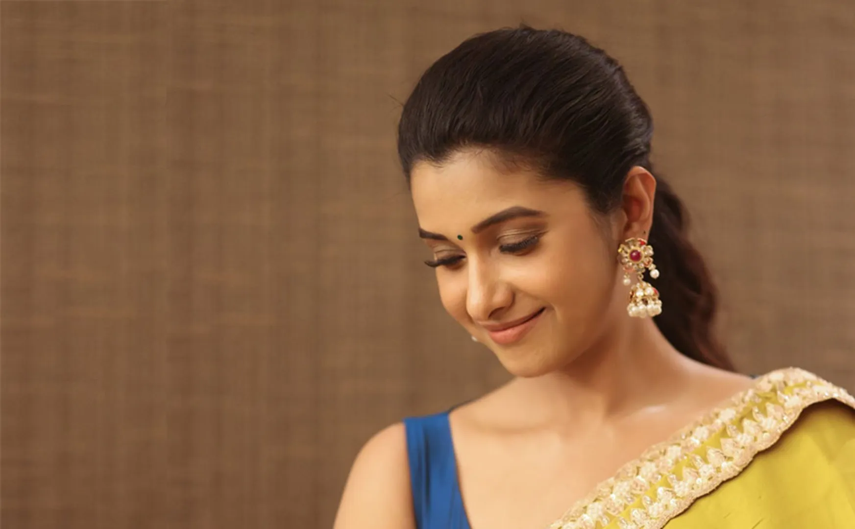 priya bhavani shankar enter new house with his lover 