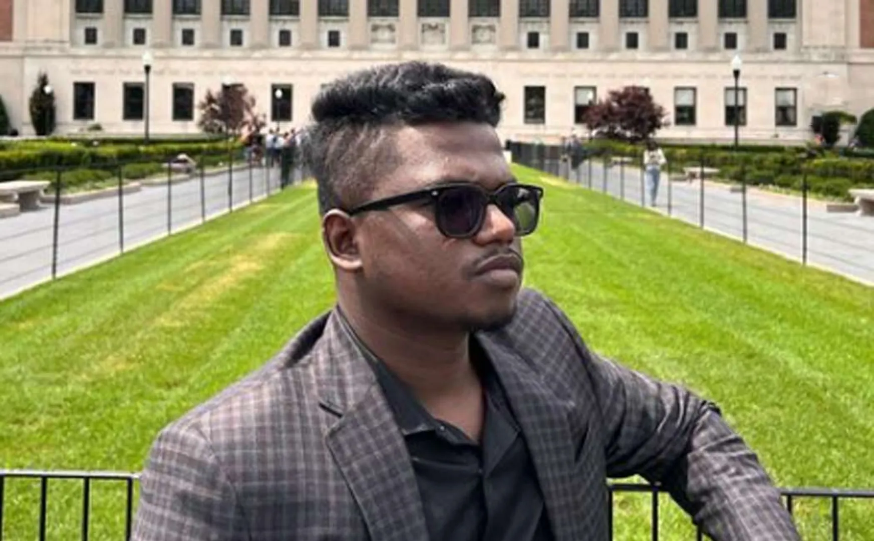 therukural arivu introduce his lover 