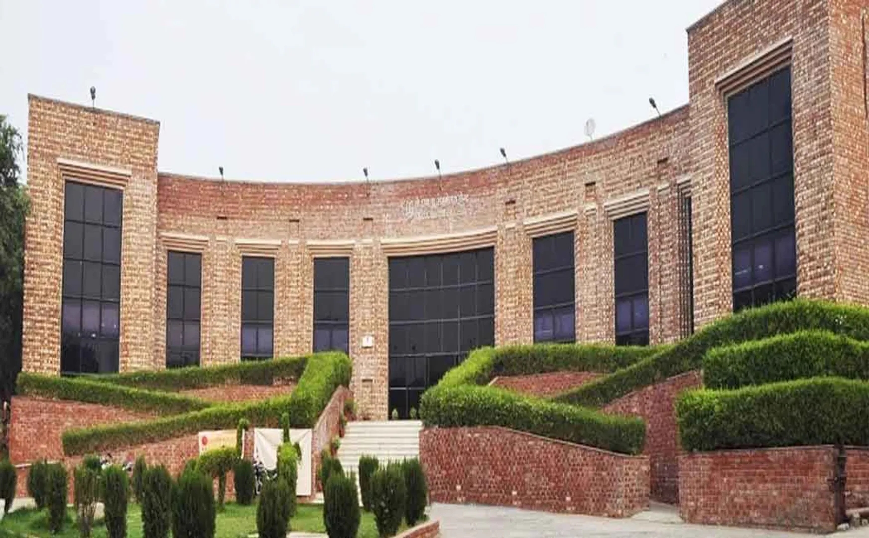 Slogans scrawled on the walls of JNU University; Delhi in tension