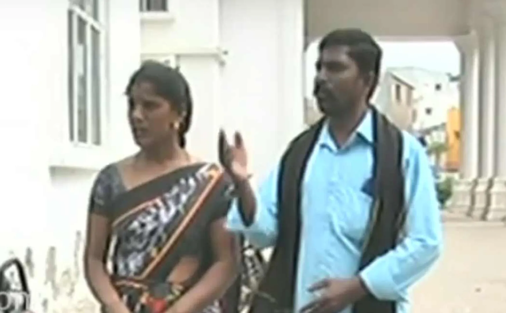 Parents complained thatstudent was unable to walk due head master beating him