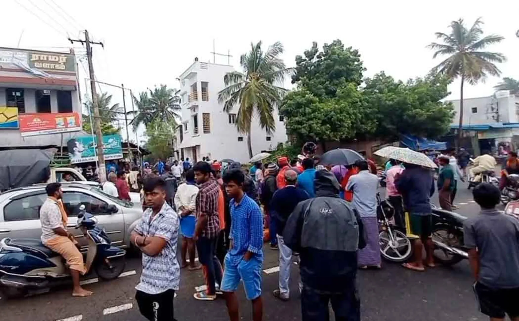 People affected by the storm 'Mantus'! BJP MLA besieged and struggle 