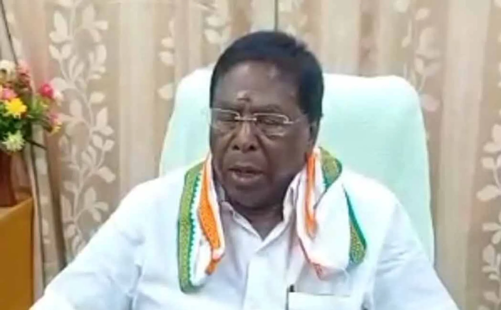 ex cm Narayanasamy  insisted  Puducherry government should enact emergency law prevent online gambling