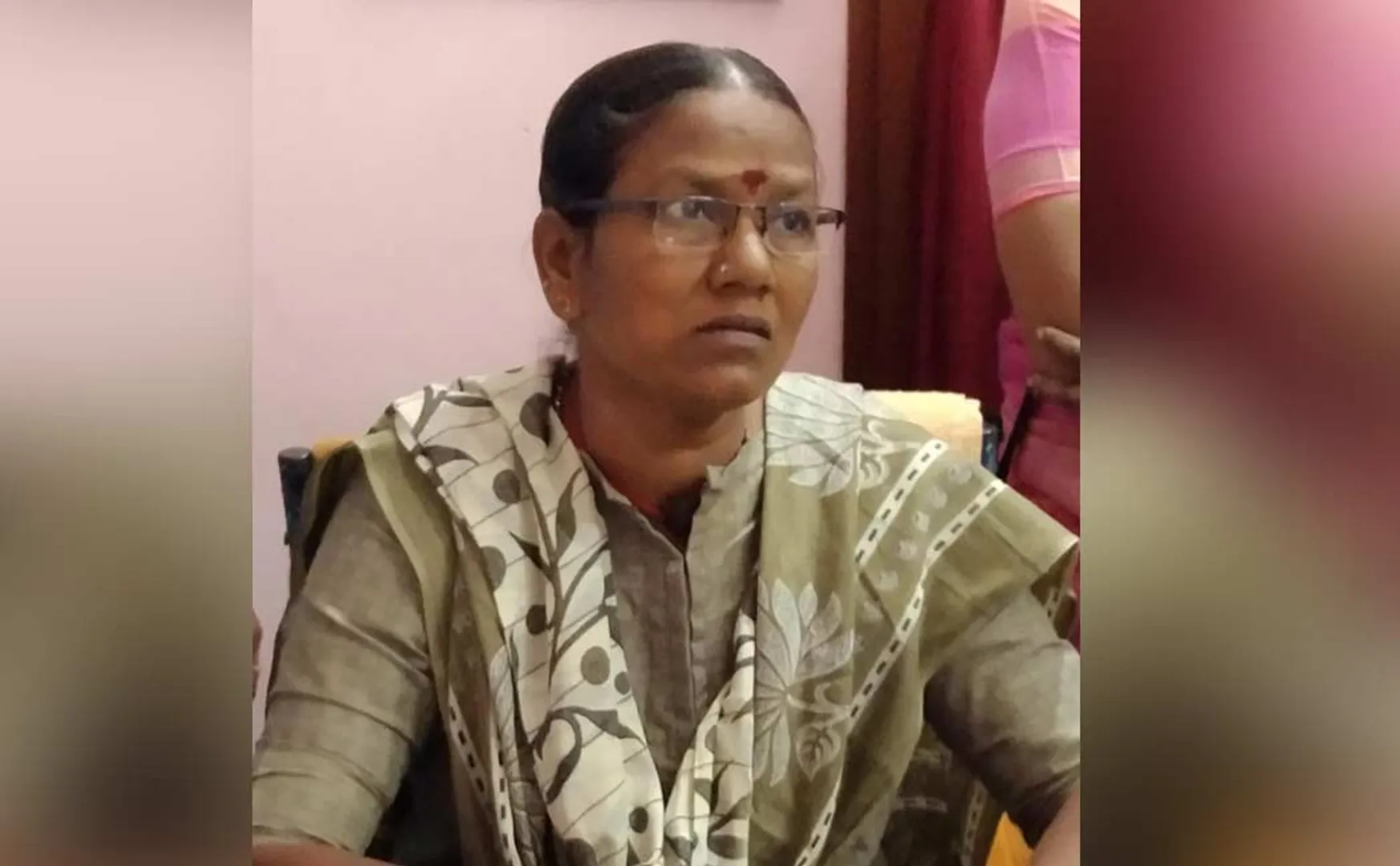 inspector who asked bribe rs 5000 was caught red-handed anti-bribery department