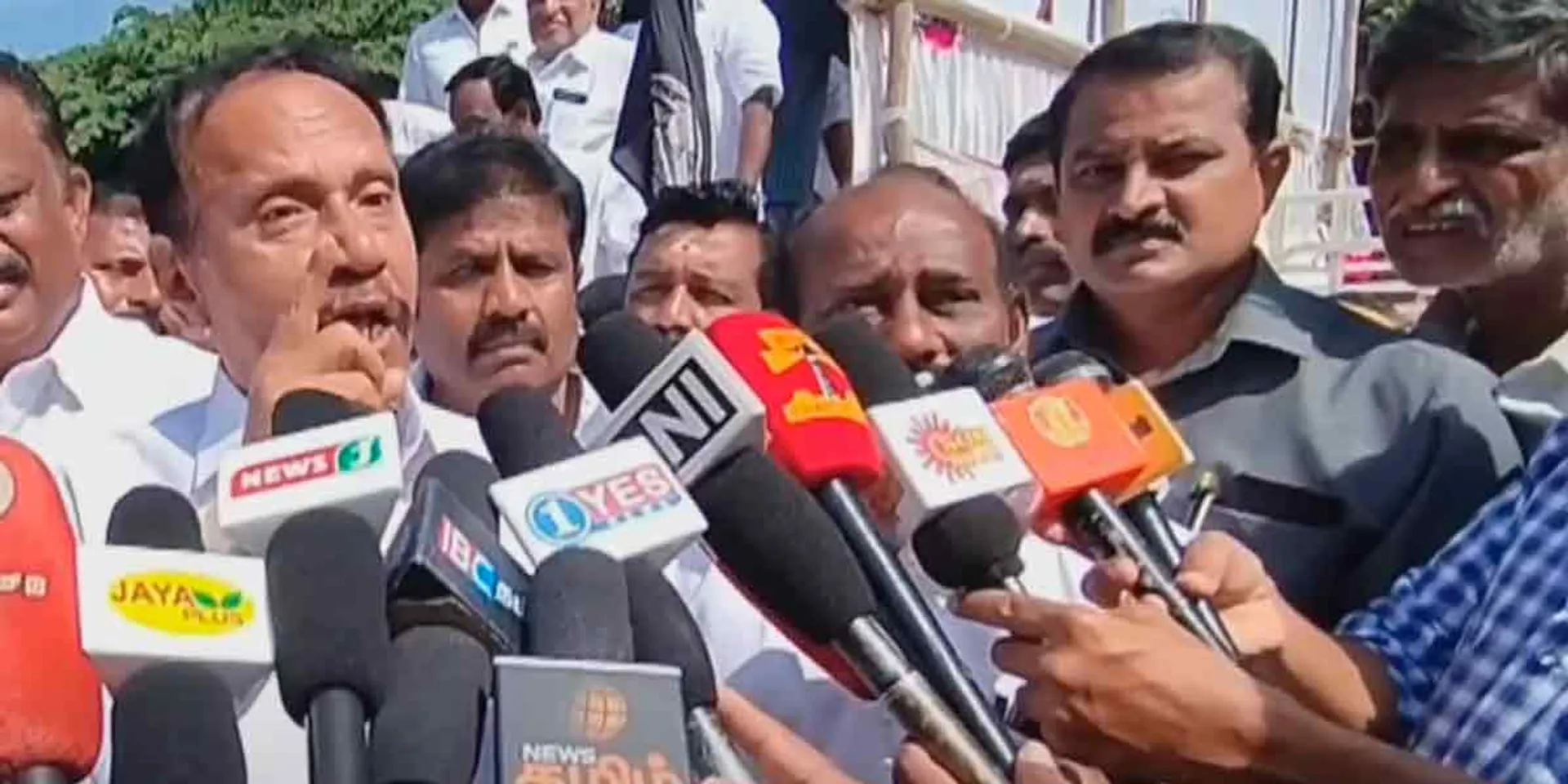 "Even in the Nehru family this was never the case" - Thambidurai Kattam