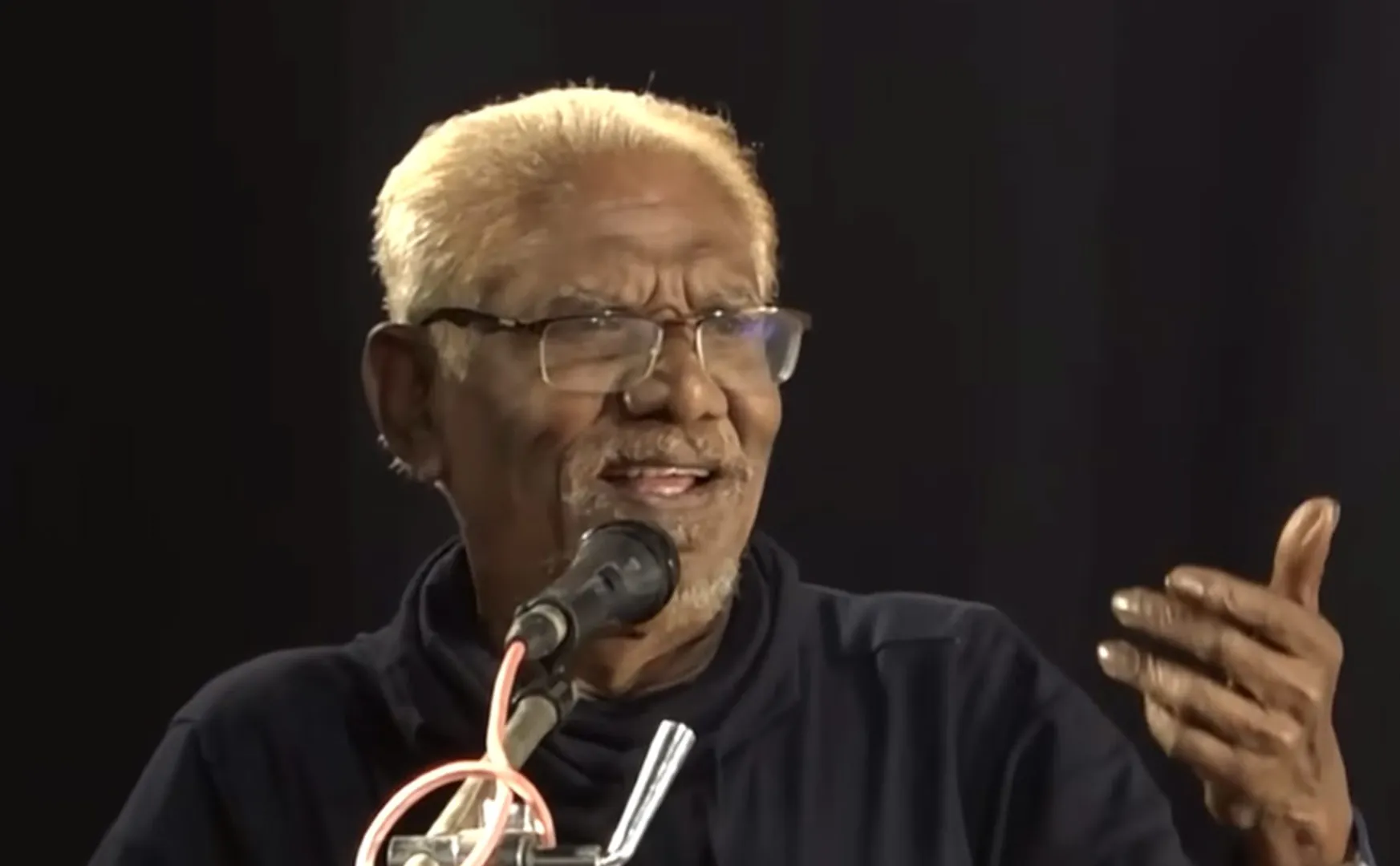 Even Kamal can't act  Bharathiraja speech at sivaji book release function 