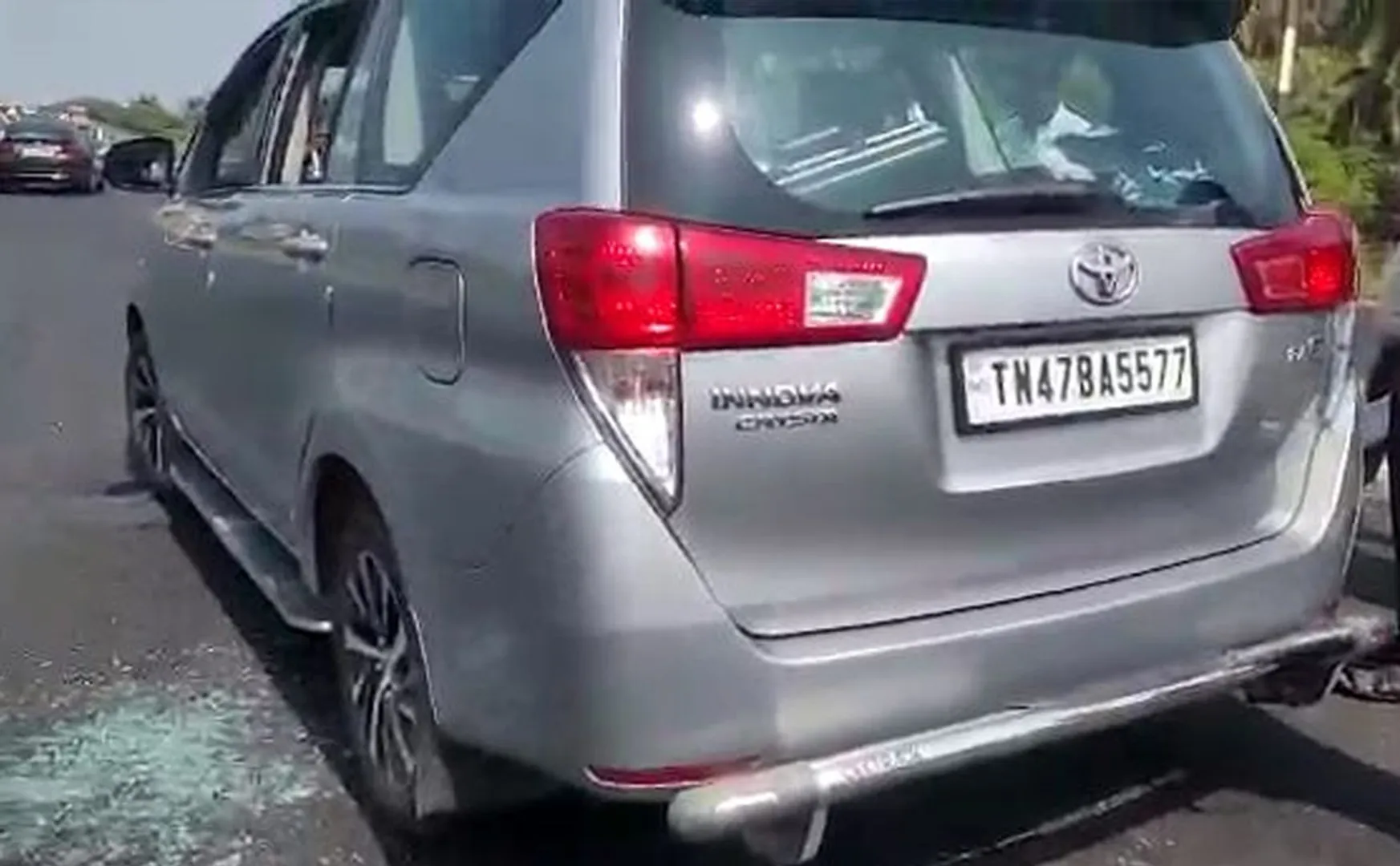 Former minister Vijayabaskar car window broken
