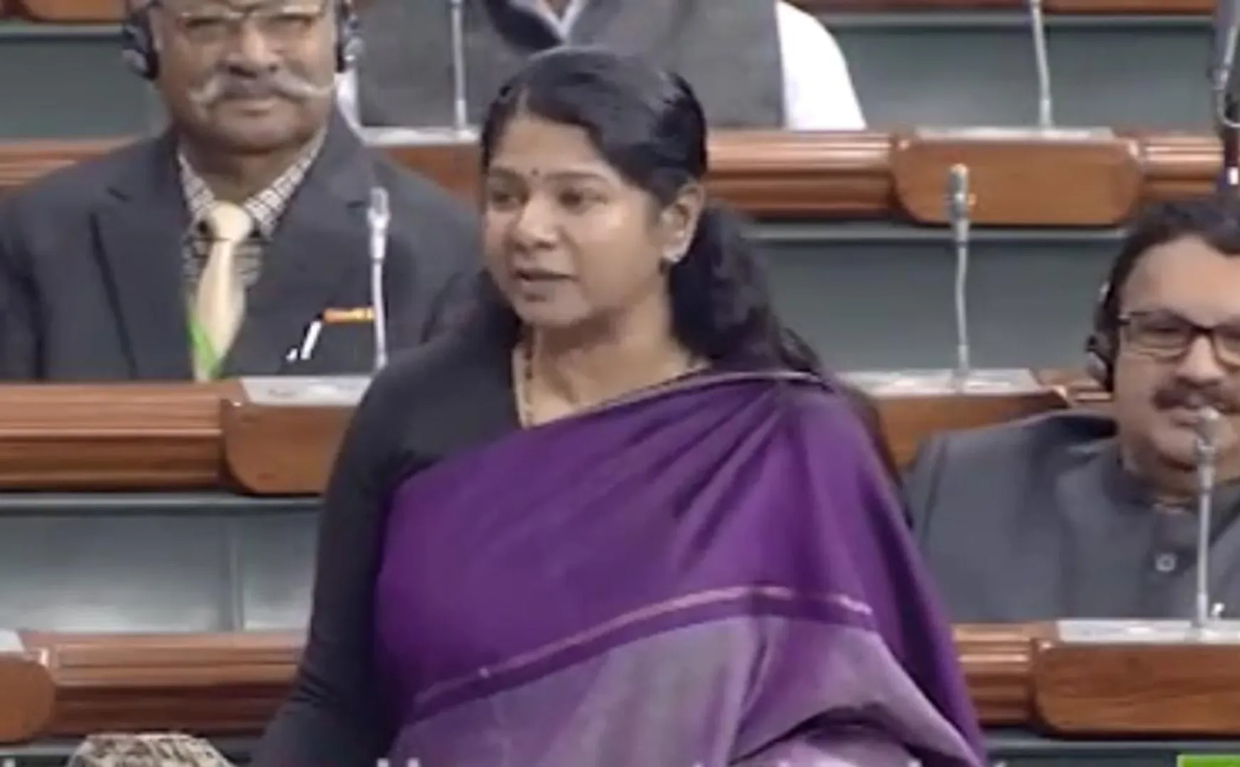 “Age limit should be relaxed for competitive candidates affected by Corona” - Kanimozhi speech in Lok Sabha