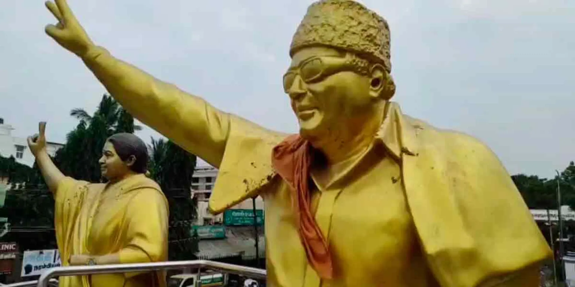 Kavit towel on MGR statue; police investigation