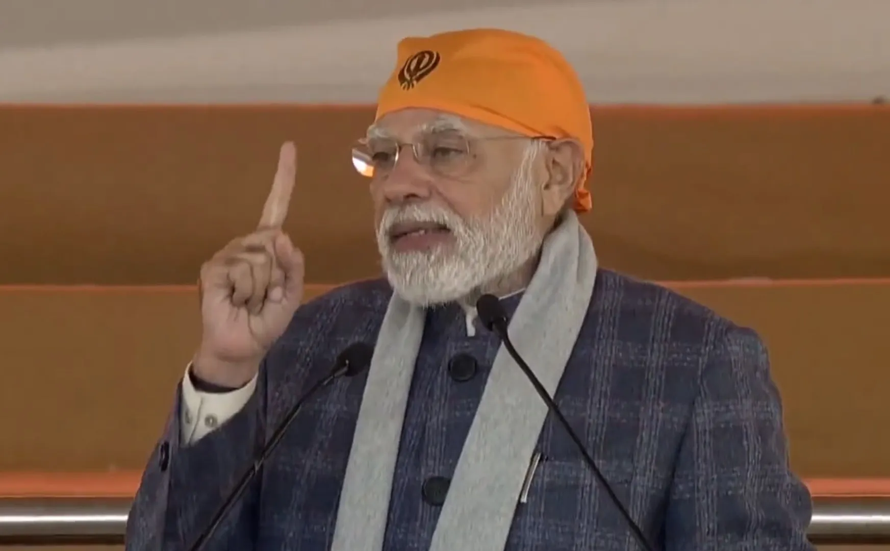 pm modi said Aurangzeb Wanted  Convert Religion Guru Gobind Singh's Children