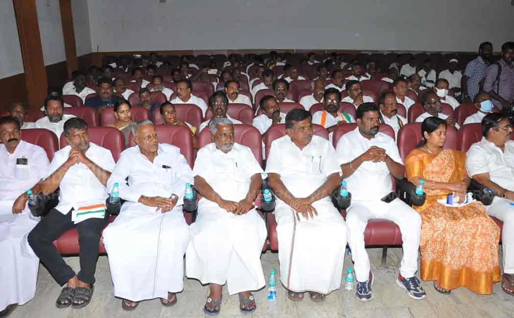 tamilnadu congress party meeting in sathyamoorthy bhavan