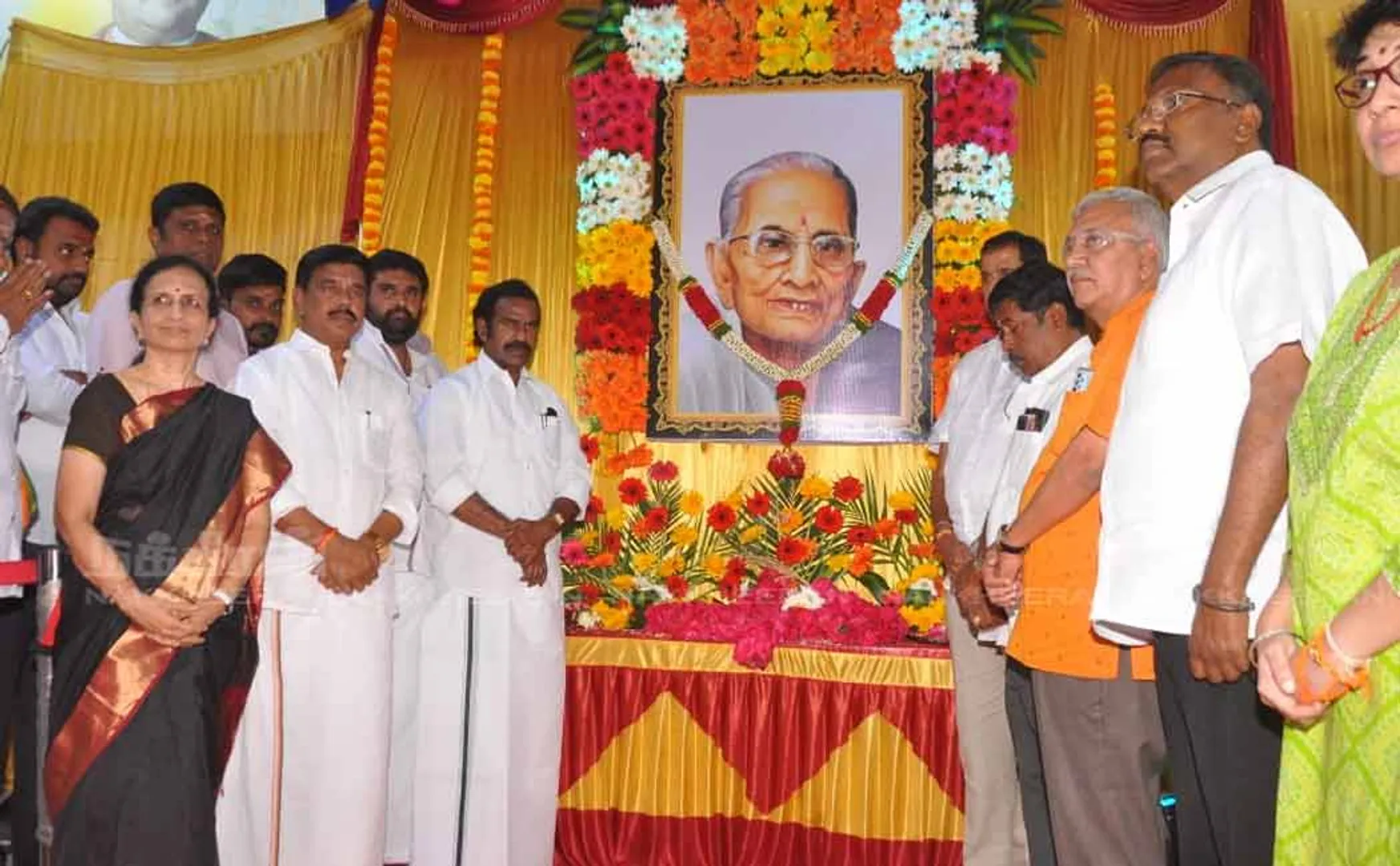 admk former ministers pay tribute to modi mother in bjp office 