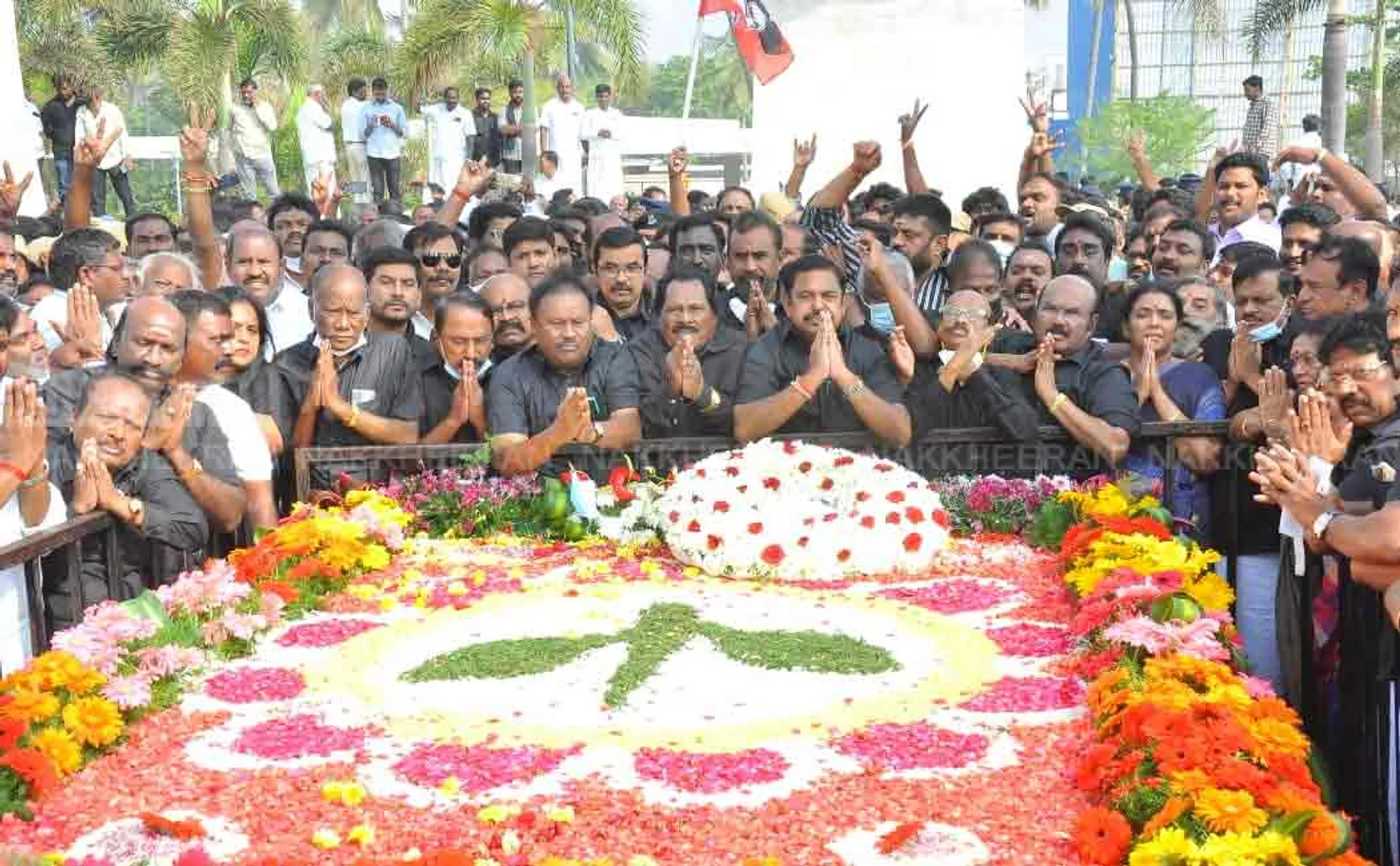edappadi palanisamy  tribute to mgr in marina