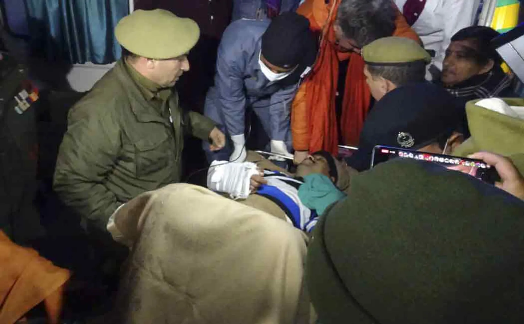 Kashmir issue 4 passed away after verifying Aadhaar card