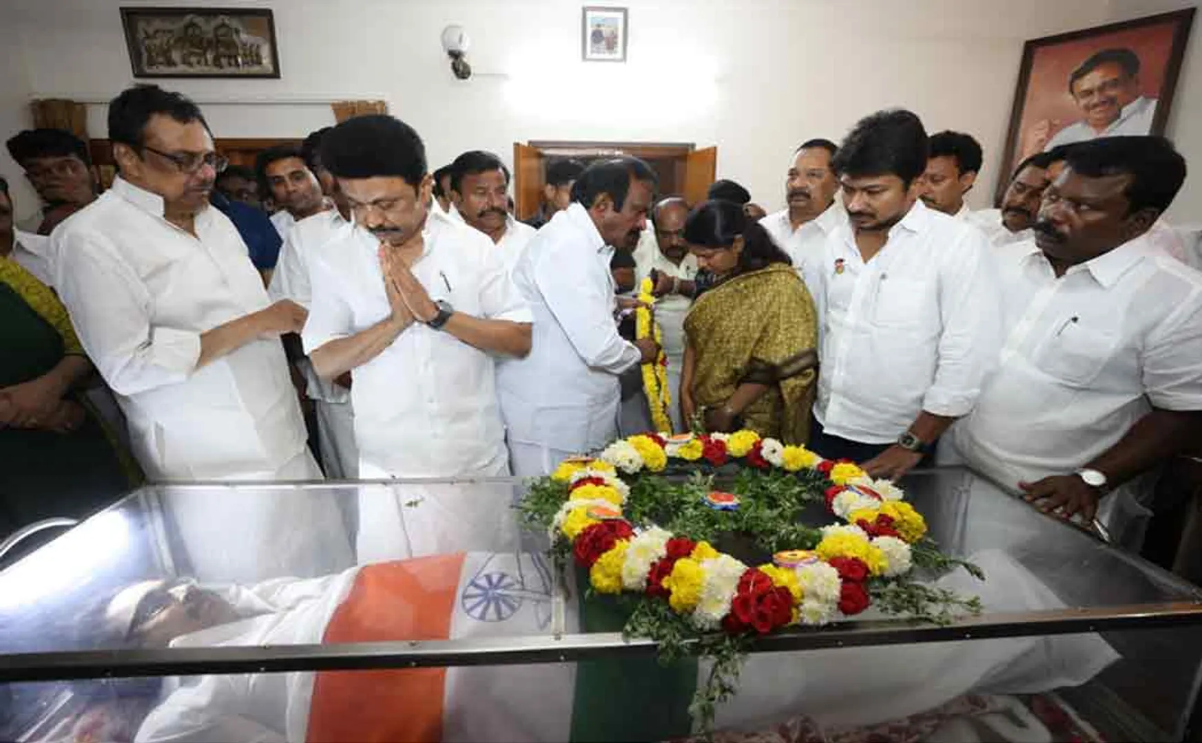 The Chief Minister personally paid tribute to his son Evera