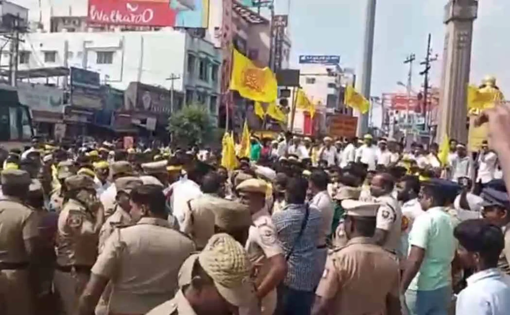 Conflict between police and youth on Veerapandiya Kattaboman  