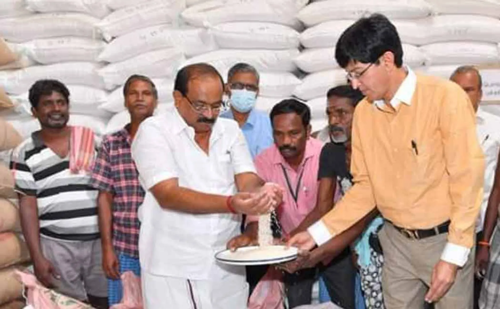 Minister Chakrapani inspected Pongal package rice!