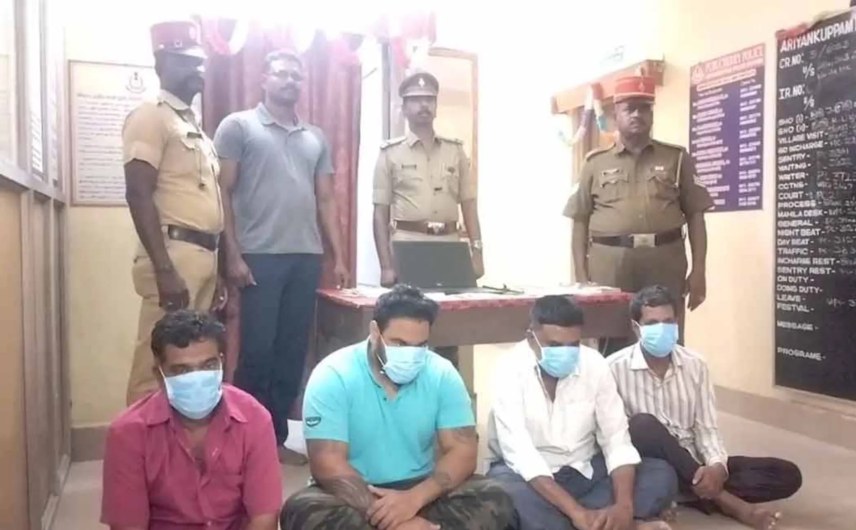 puducherry ariyankuppam issuce police arrested 4 mens 
