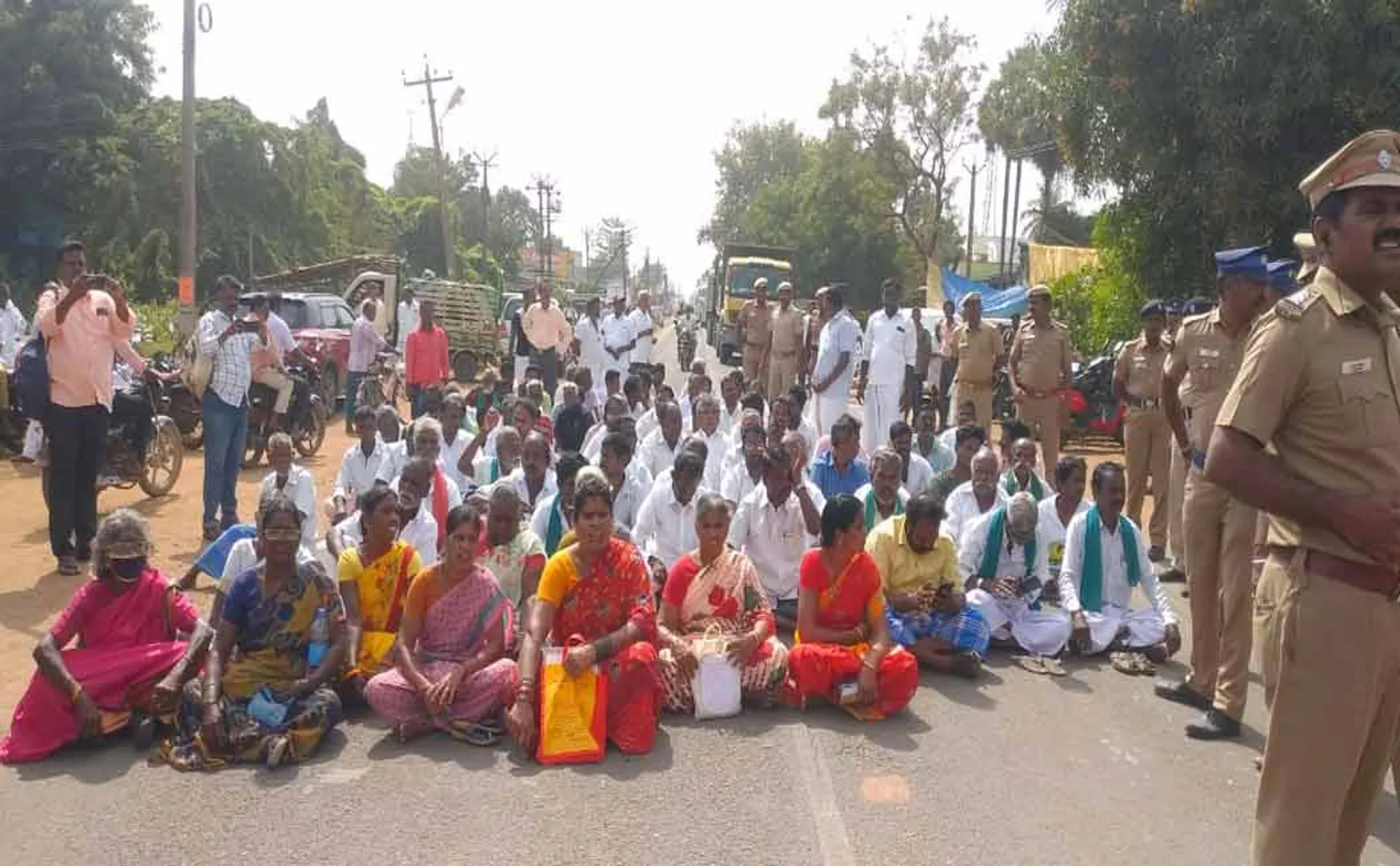 neyveli nlc land issue minister mla farmers are participated