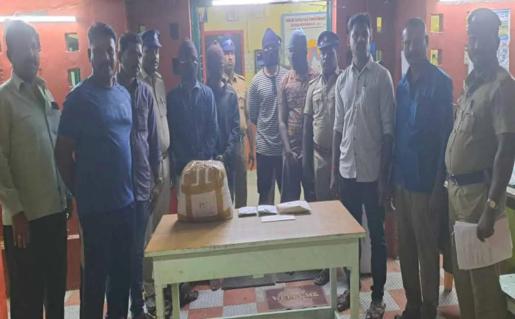  police arrested by chidambaram mbbs students